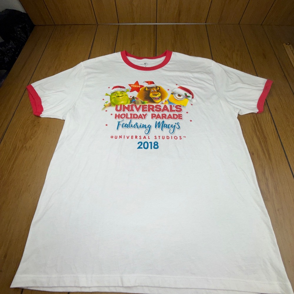 Universal Studios Holiday Parade 2018 Macy's Shrek Minions Ringer T-Shirt XL